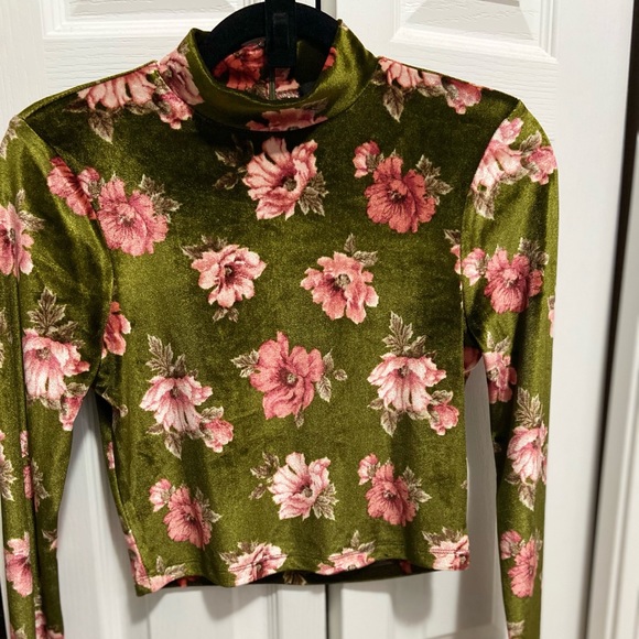 Forever 21 flower crop top - Picture 1 of 11